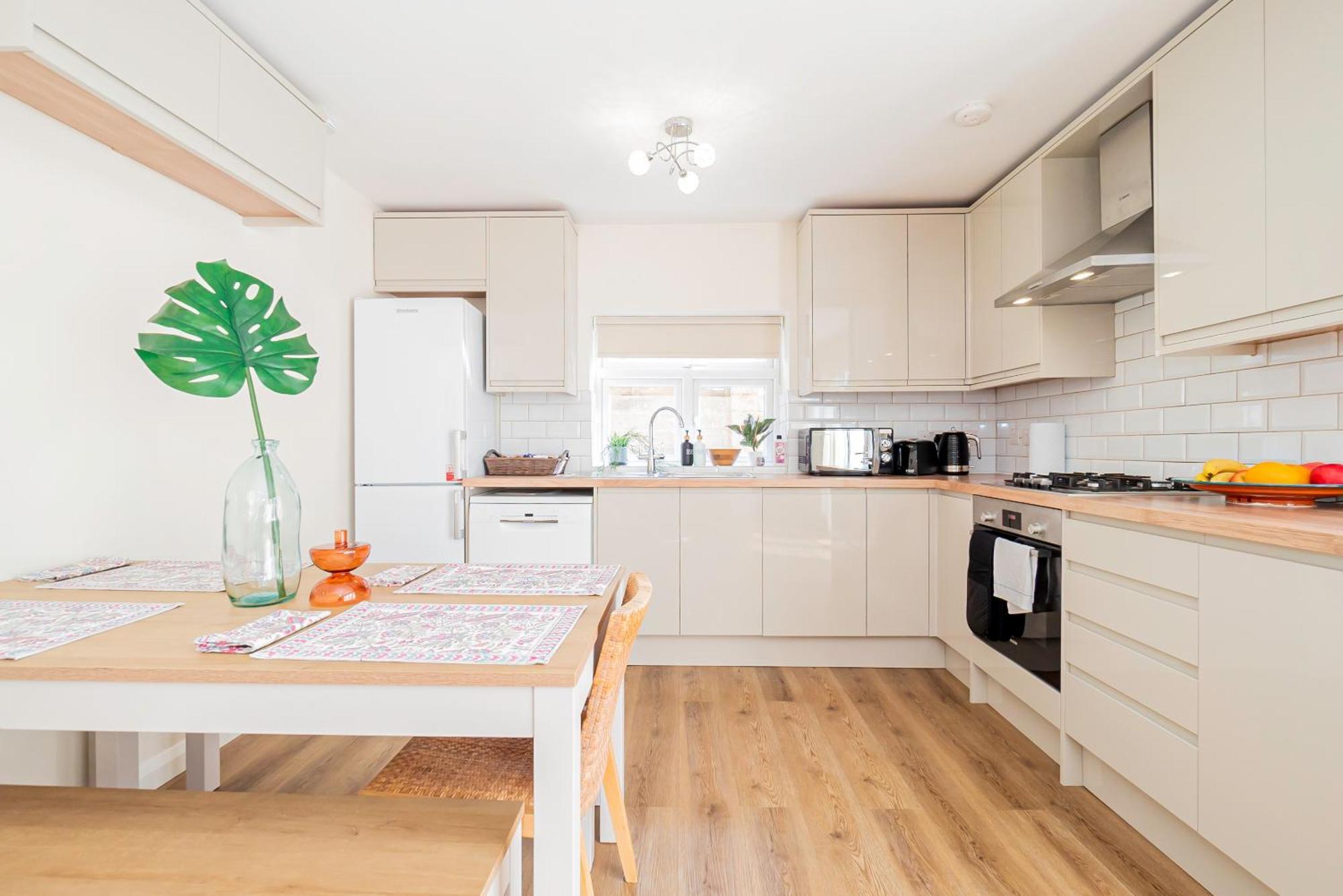 Apartment Simone For Two At A 3-bedroom Flat At Hanwell